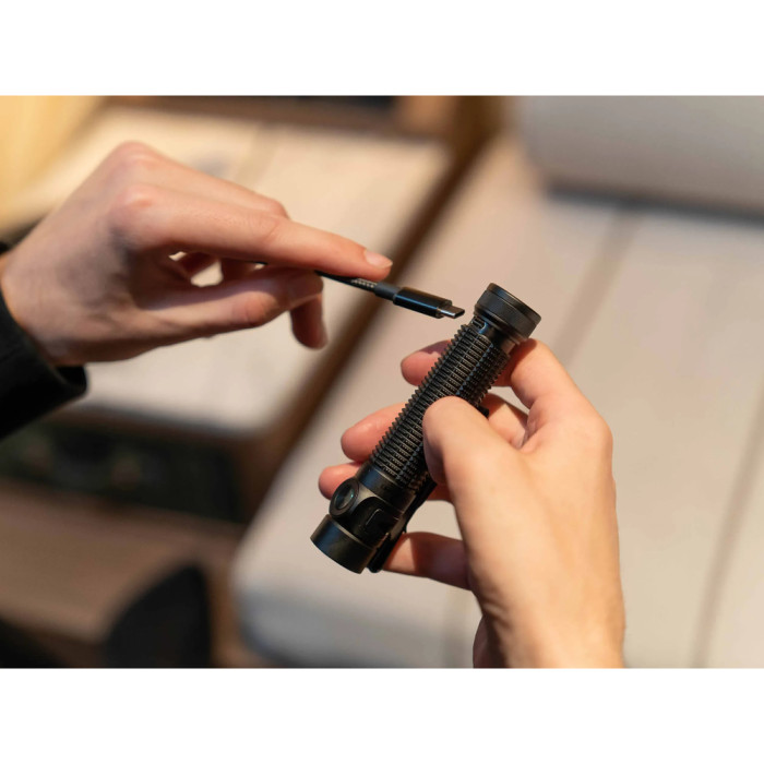 Ліхтар Olight Baton 4 Pro CW, чорний