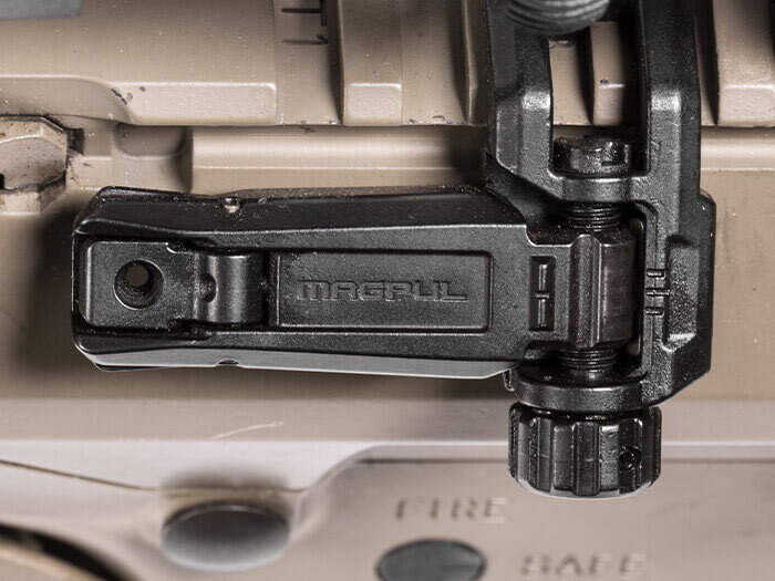 Цілик складаний Magpul MBUS Pro Offset - чорний 