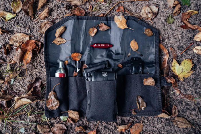 Підсумок для інструменту з кріпленням під сідало KOM Cycling SR02 