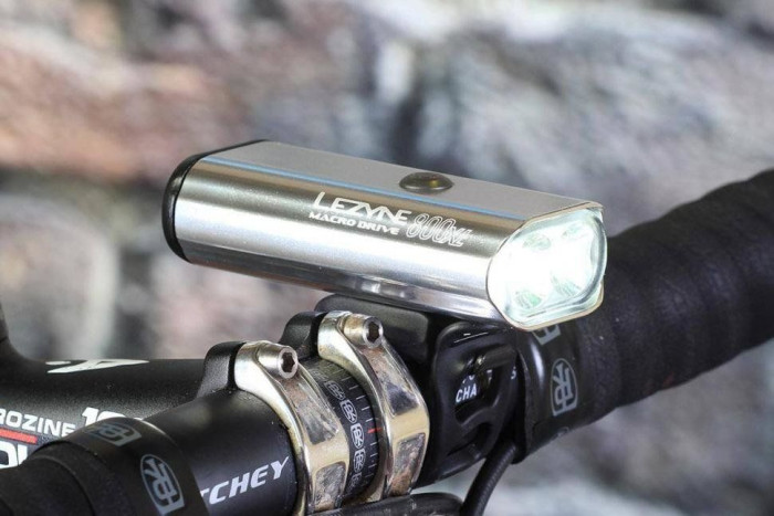 Комплект велофар Lezyne MACRO 800XL /MICRO PAIR сріблястий 800/30 люменів Y10 