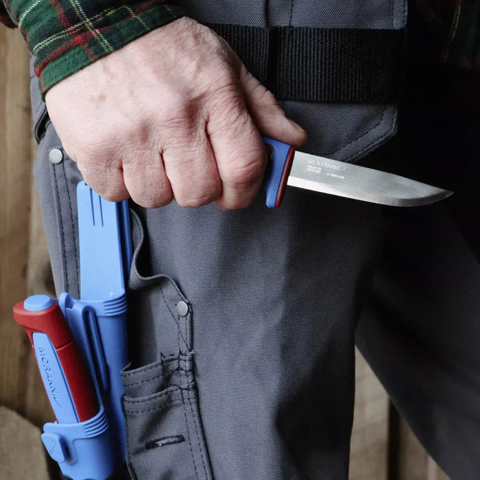 Ніж Morakniv Basic 546, Color of the year 2025 dala red/blue 