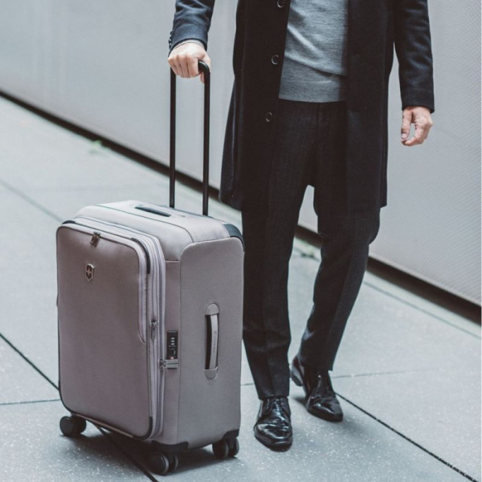 Чемодан на 4 колесах Victorinox Connex Ss/Grey M Expandable 69/78 л (Vt605654) 