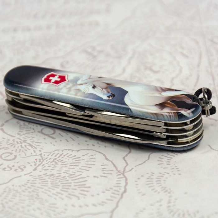 Складаний ніж Victorinox HUNTSMAN ZODIAC Магічний кінь 1.3713.3.Z5280pk 