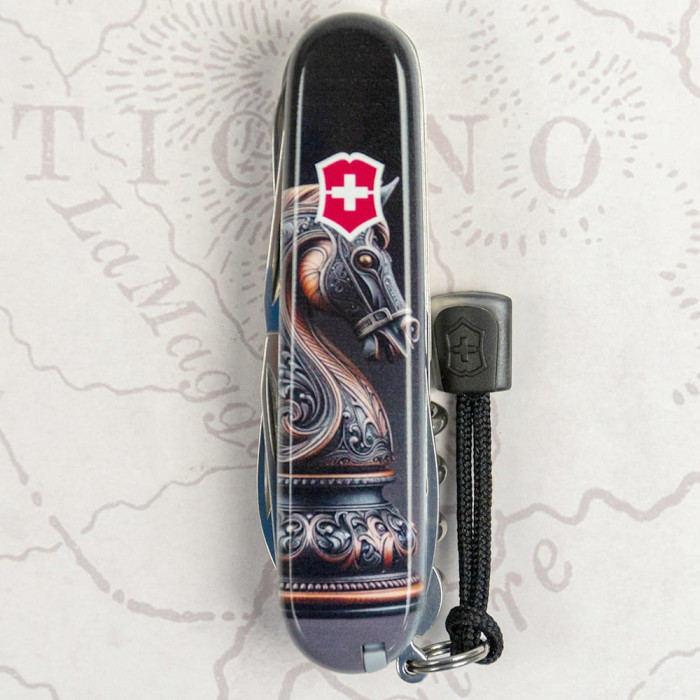 Складаний ніж Victorinox HUNTSMAN ZODIAC Шаховий кінь 1.3713.3.Z5310pk 