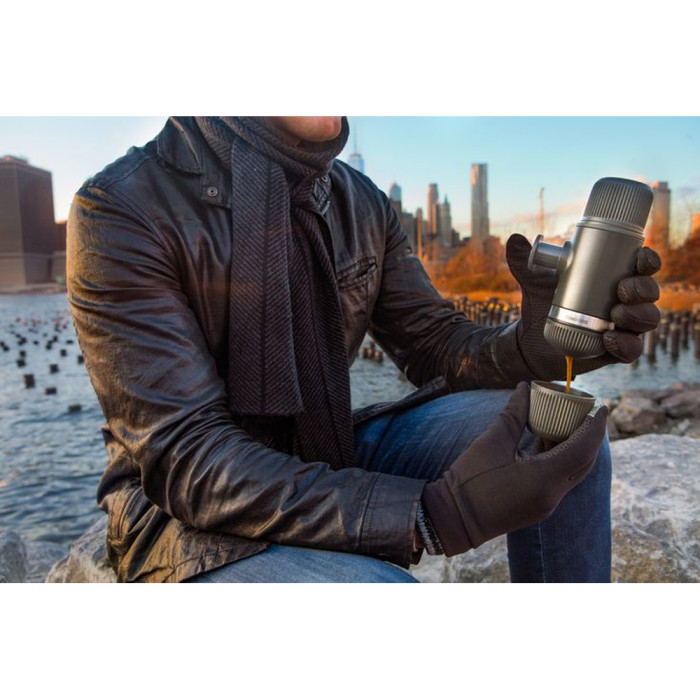 Портативна еспресо-кавоварка Wacaco Nanopresso сіра, механічна, для меленої кави 