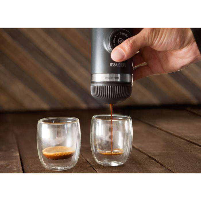 Портативна еспресо-кавоварка Wacaco Nanopresso сіра, механічна, для меленої кави 