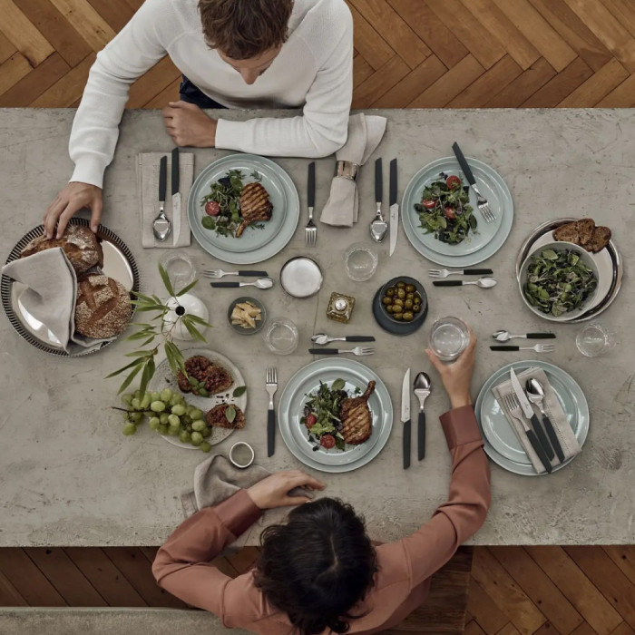 Набір кухонний Victorinox Swiss Modern Table Set з чорною ручкою (6 ножів steak, 6 виделок, 6 ложок, 6 ложок) 