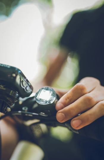 Передня велофара Lezyne FEMTO USB DRIVE FRONT білий 15 люменів Y13 