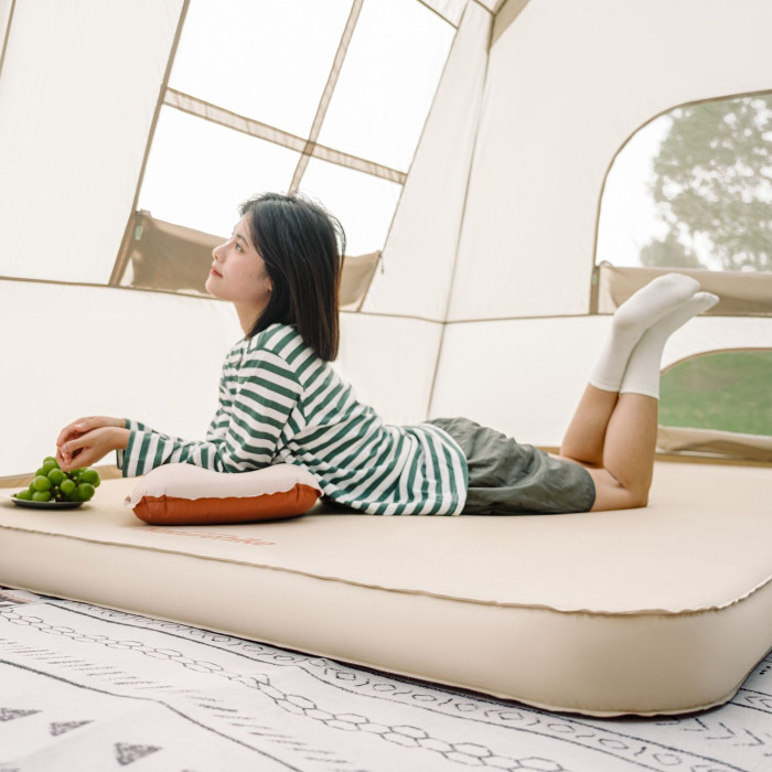 Матрац самонадувний 11 см подвійний із вбудованою помпою Naturehike CNH23DZ10002, бежевий 