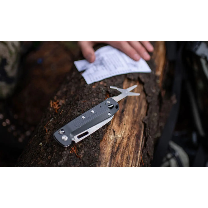Ніж-мультитул Leatherman Free K4 Gray 