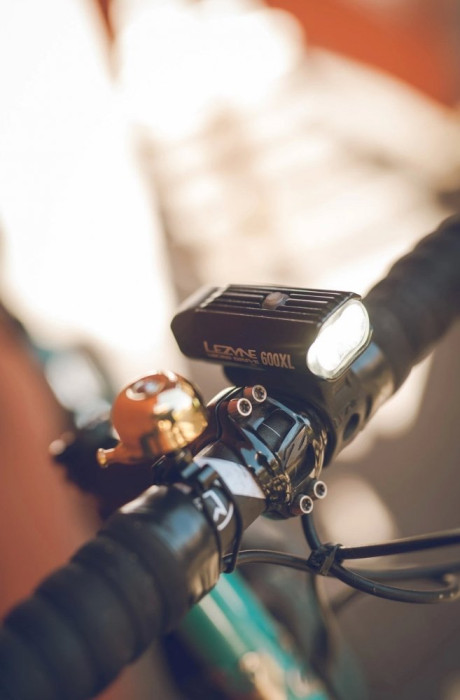 Передня велофара Lezyne MICRO DRIVE 600XL сріблястий 600 люменів Y13 