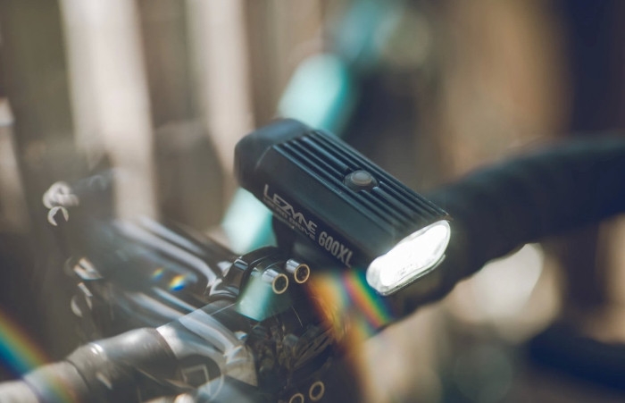 Передня велофара Lezyne MICRO DRIVE 600XL сріблястий 600 люменів Y13 