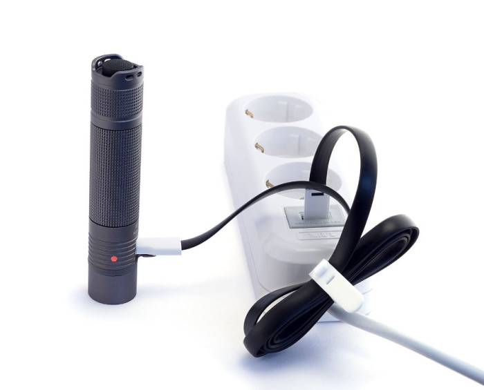 Туристический фонарь Яркий Луч YLP ESCORT T65, черный, Cree XM-L2 NW  