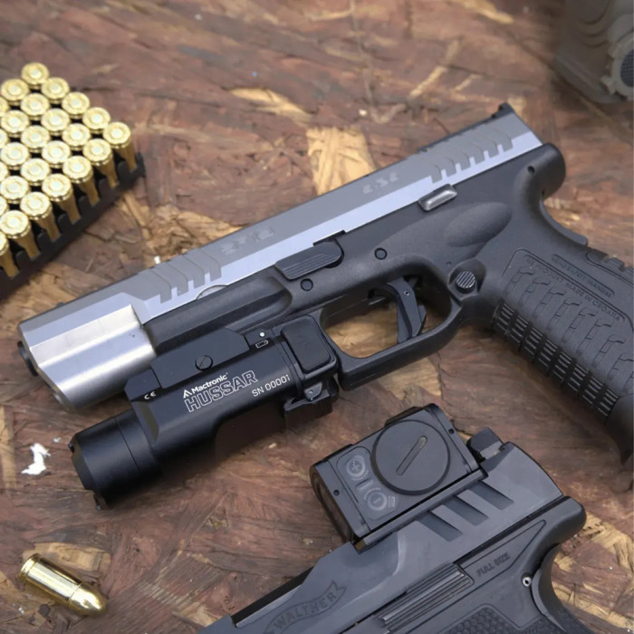 Фонарь тактический Mactronic Hussar (1050 Lm) Gun Mount (THG0010)  