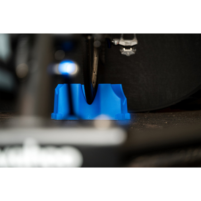 Тренажерный блок для помещений под велосипед KOM Cycling TB01, голубой  