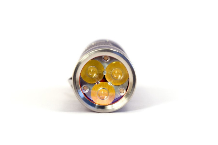 Ручной фонарь Яркий Луч YLP ESCORT T95 CRI, Nichia 219C 93CRI  