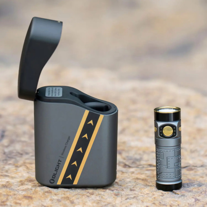 Фонарь Olight Baton 4 Premium Edition Fighter Pilot  