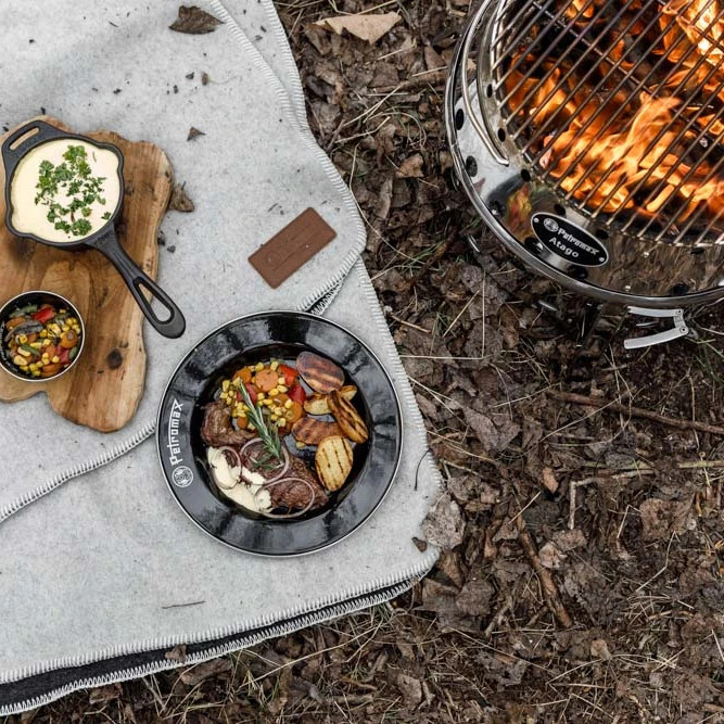 Набор тарелок эмалированных Petromax Enamel Plates 18 см Черный (2 шт)  