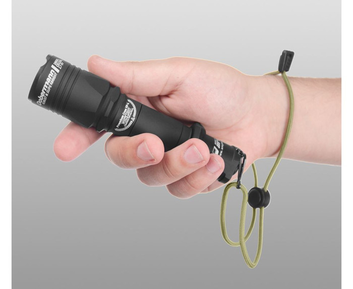 Тактический фонарь Armytek Dobermann XP-E2, красный (F02002BR)  