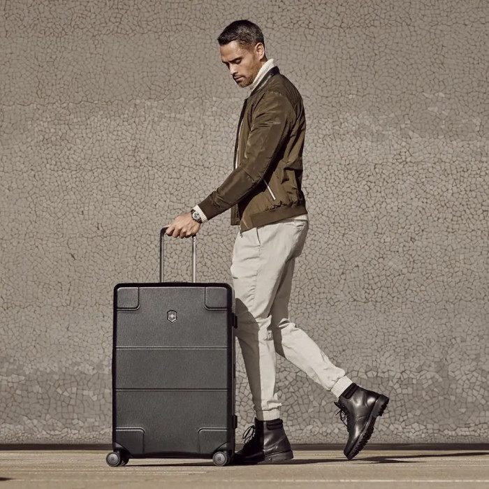 Чемодан Victorinox LEXICON Framed/Black Большой  