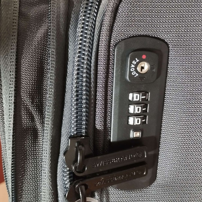 Чемодан Swissbrand Celtic (S) Dark Grey (SWB_LSCEL803S)  