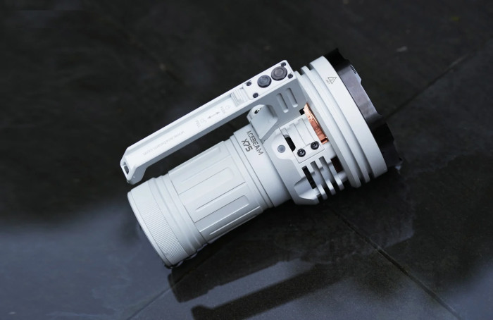 Фонарь с микродуговым оксидированием AceBeam X75 MAO XHP 70.3  