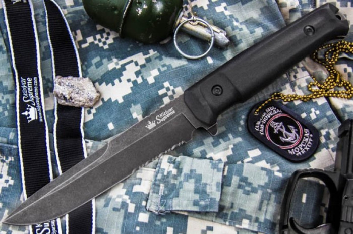 Нож Kizlyar Supreme Alpha, сталь D2, stonewash, серрейтор, чёрные ножны  