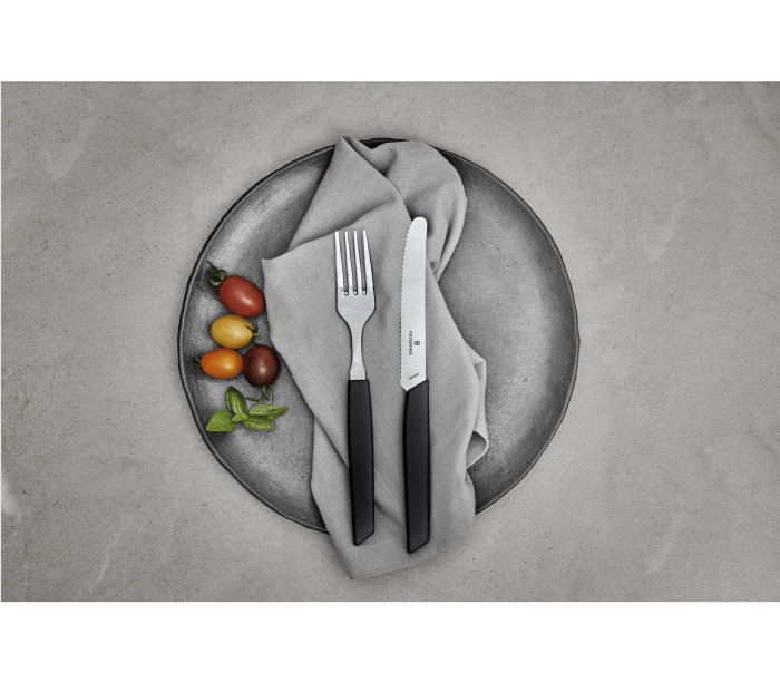 Кухонный нож Victorinox Swiss Modern, Tomato and Table Knife, Wavy Edge, 11 cm, черный  