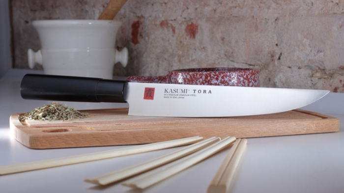 Нож кухонный  Kasumi Tora Carving. 200 mm  