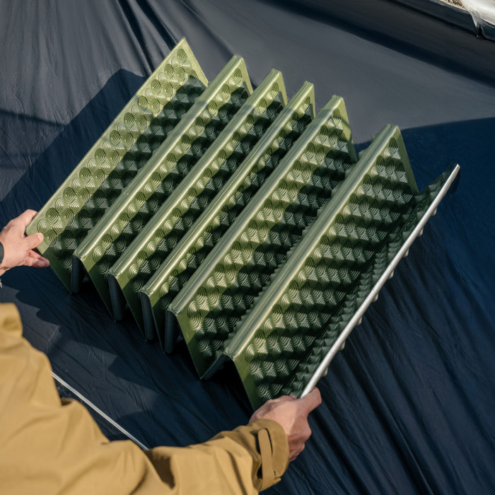 Коврик туристический складной одноместный IXPE Naturehike CNK2650WS010 с алюминиевой пленкой, 185x56x2.3 см, зеленый  