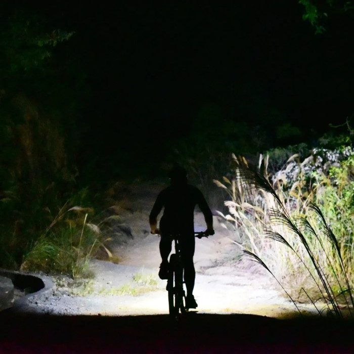 Велофара Wuben B1, черный  