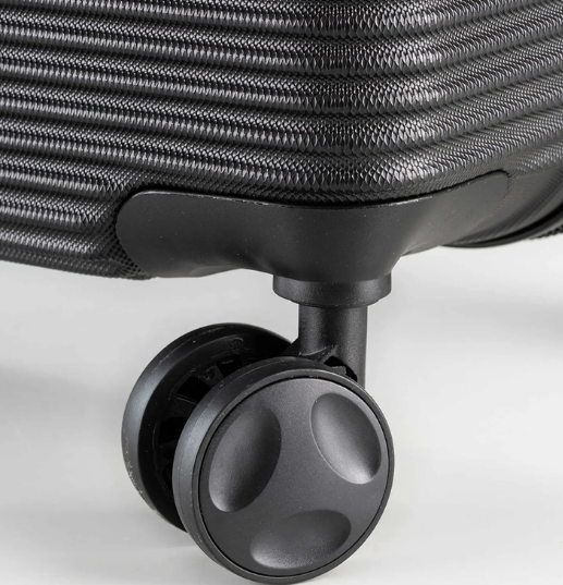 Чемодан Swissbrand Cairo (M) Black (SWB_LHCAI001M)  