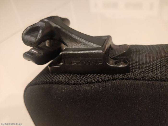 Подседельная сумка Lezyne MICRO CADDY QR-M 0,3л Y7 белая  