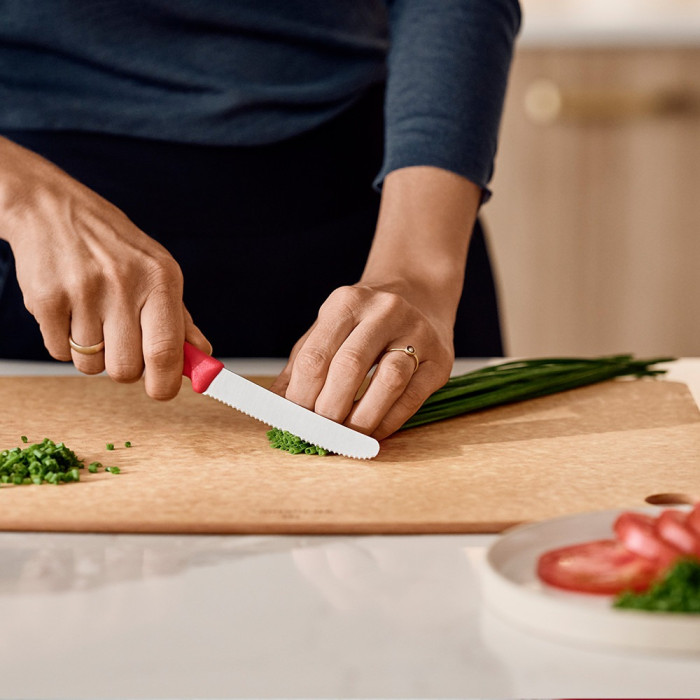 Нож для томатов Victorinox Swiss Classic 11см волн фиол 6.7835.C1  