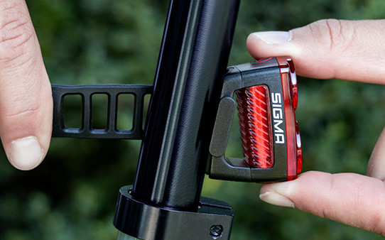 Фонарь Sigma Sport Buster RL 150  