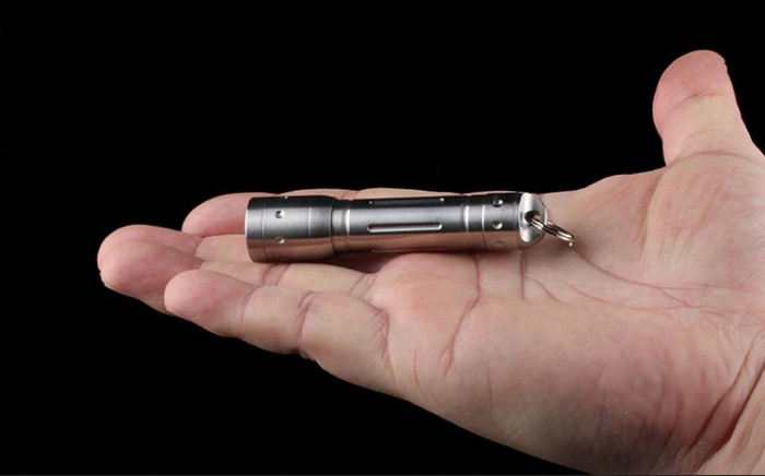 Фонарь-брелок Convoy AAA 5000K,60 люмен  