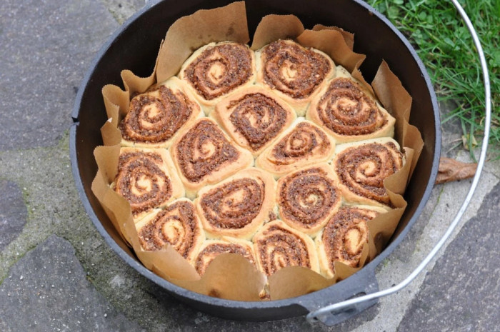 Казан-жаровня чугунная Petromax Dutch Oven ft12 плоское дно 10,8 л  