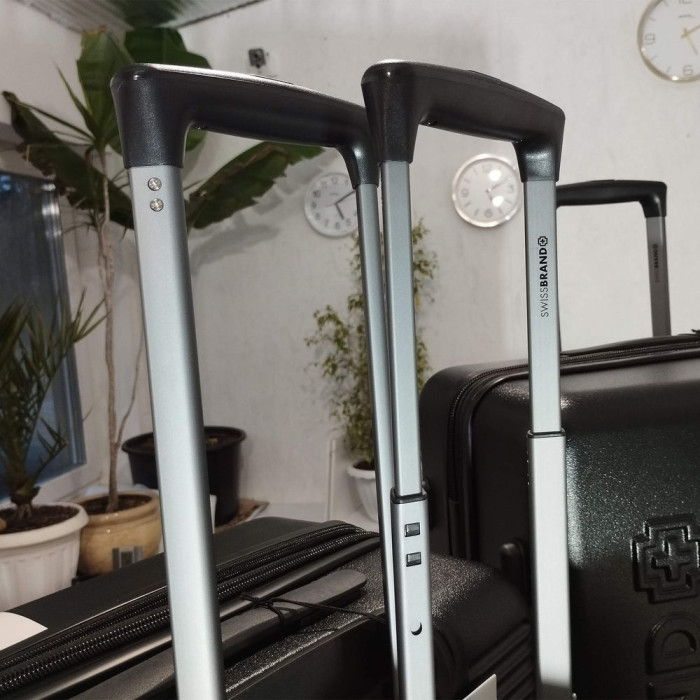 Чемодан Swissbrand Enstone (L) Black (SWB_LHENS001L)  