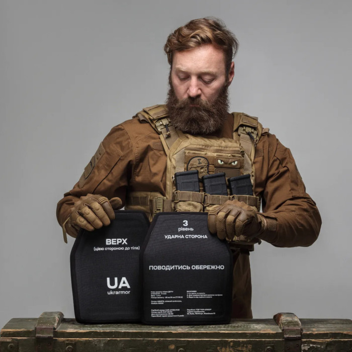 Комплект бронеплит полиэтиленовых Ukrarmor 3 класса. Вес 2.76 кг. Размер M (25х30 см.) комплект  