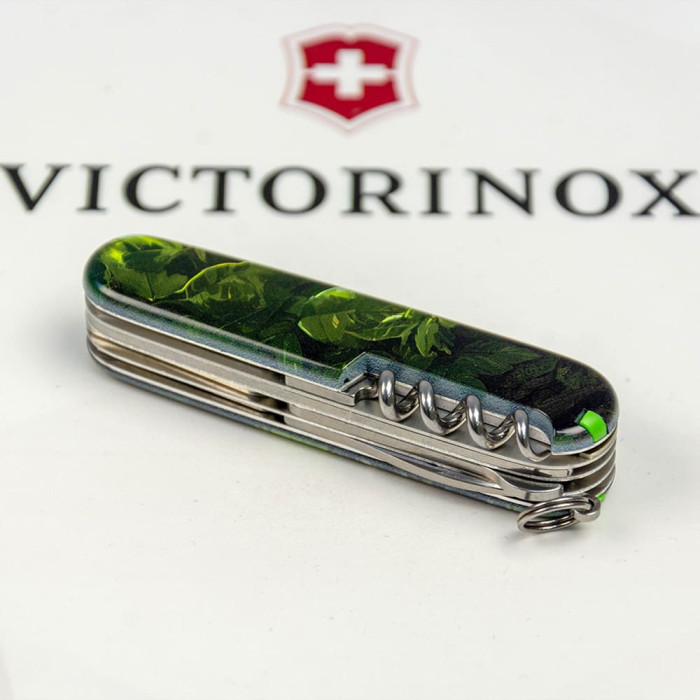 Складной нож Victorinox HUNTSMAN ZODIAC Зеленый деревянный дракон 1.3713.3.Z3240p  
