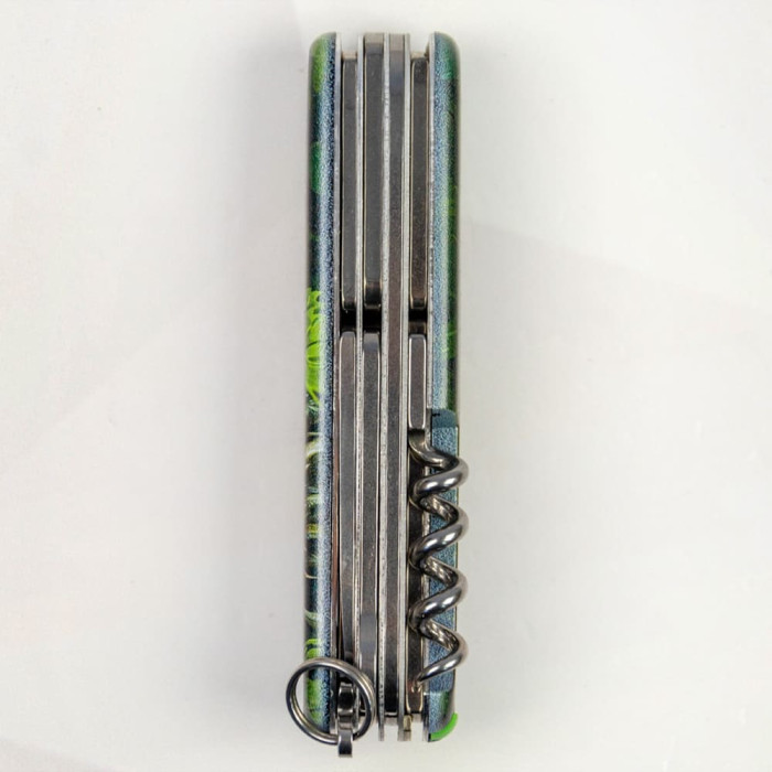 Складной нож Victorinox HUNTSMAN ZODIAC Зеленый деревянный дракон 1.3713.3.Z3240p  