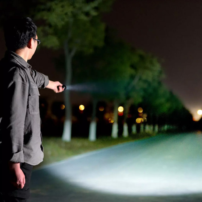 Ручной фонарь Xiaomi BeeBest F8 500 лм, IPX7 (+аккумулятор 18650)  