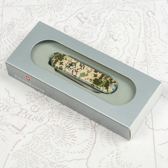 Складной нож Victorinox CLASSIC SD ARMY Пиксель 0.6223.3.W3940pw  