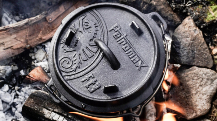 Казан-жаровня чугунная Petromax Dutch Oven ft3 плоское дно 1,6 л  