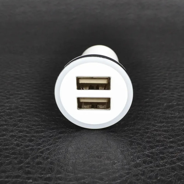 Зарядное устройство автомобильное RCF-R8 12V - 2xUSB (2A)  