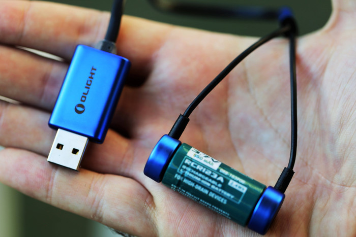 Зарядное устройство Olight Magnetic UC  