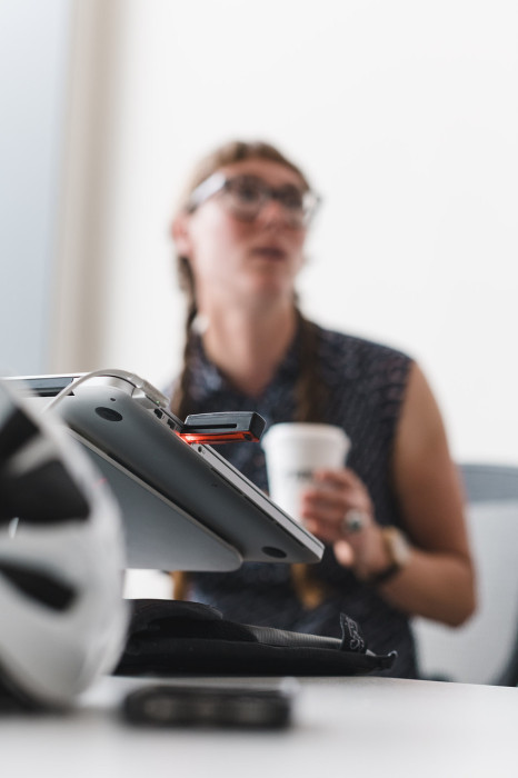 Мигалка задняя Knog Plus Rear 20 Lumens Translucent  