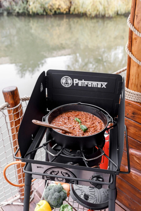 Казан-жаровня чугунная Petromax Dutch Oven ft6 на ножках 5,5 л  