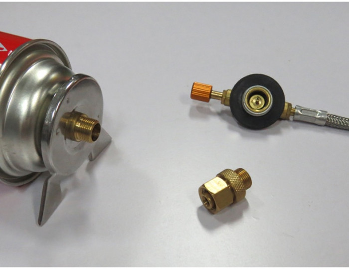 Переходник BRS-17B с резьбового типа на цанговый баллон  