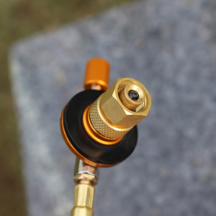 Переходник BRS-17B с резьбового типа на цанговый баллон  